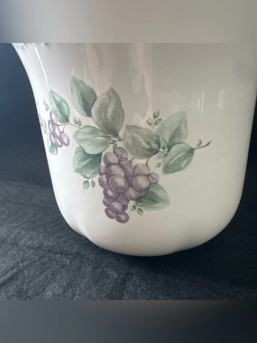 PFALTZGRAFF GRAPEVINE Large Canister Stoneware 9.5” Wine Vineyard Barware